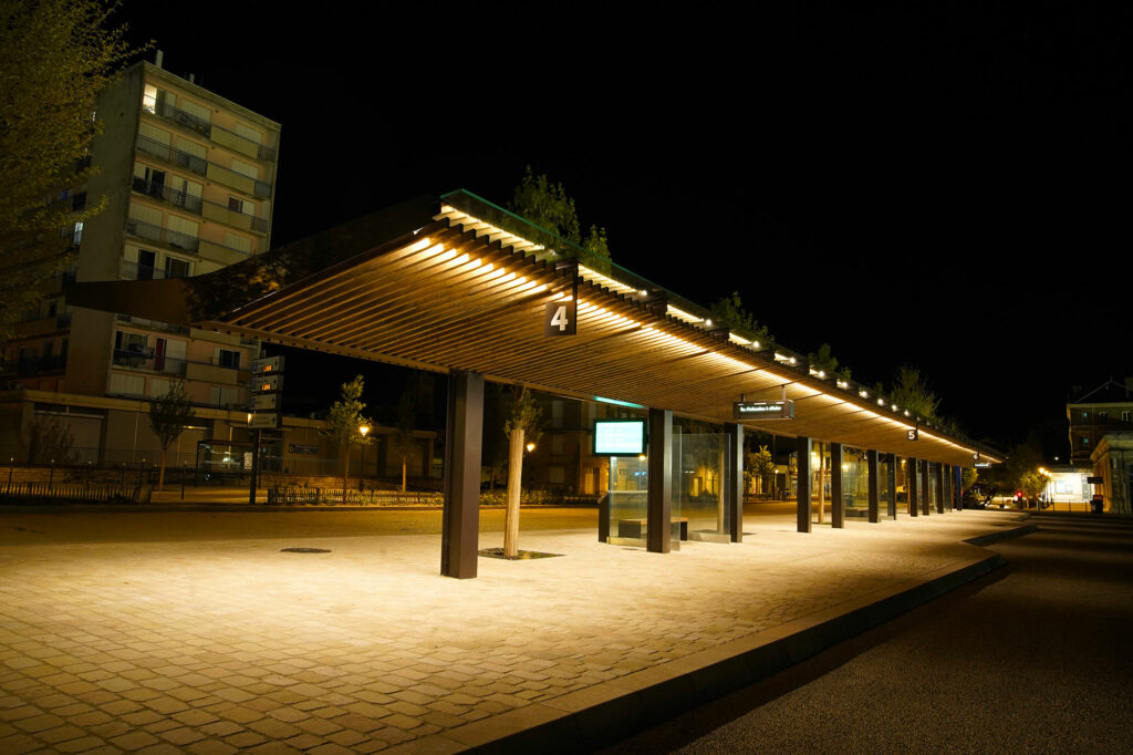 Parvis de la gare de Niort